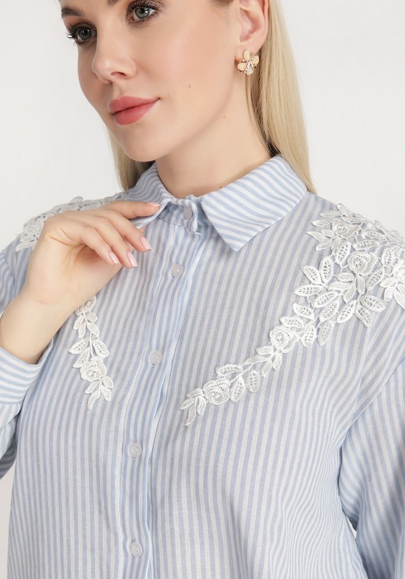 Рубашка в полоску с цветочной нашивкой шир.  580, рис. 5