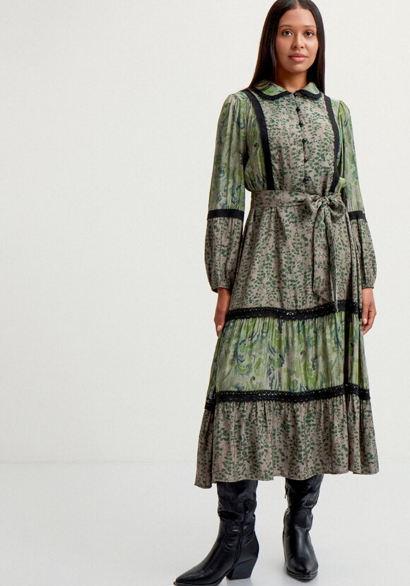 Платье с вставками кружева шир.  580, рис. 4