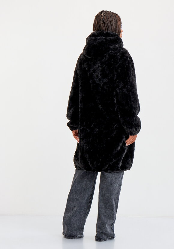 Пальто Вия шир.  580, рис. 26