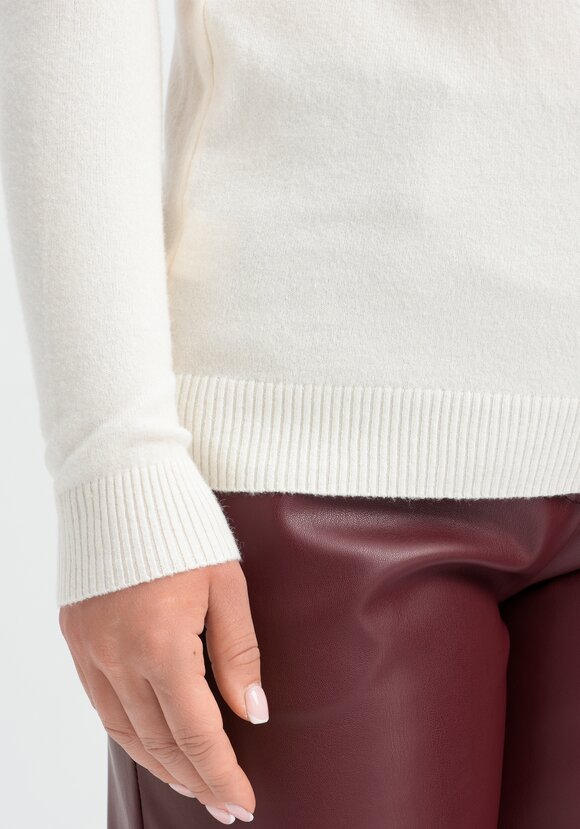 Джемпер Яркий выход шир.  580, рис. 6