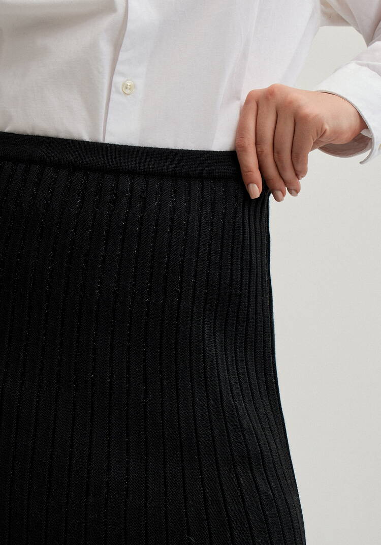 Юбка фактурная в вертикальную полоску шир.  750, рис. 8