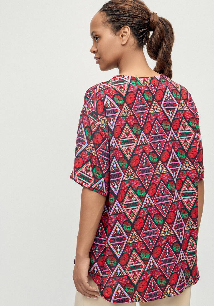 Блуза из штапеля с этническим рисунком шир.  750, рис. 18