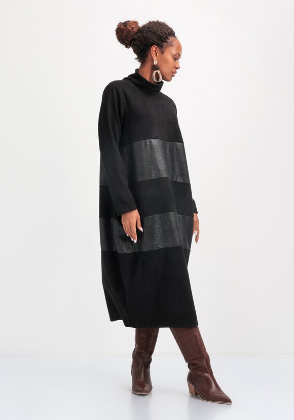 Платье с декоративными вставками шир.  580, рис. 21