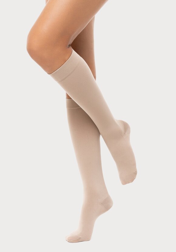 Гольфы медицинские эластичные компрессионные шир.  580, рис. 1