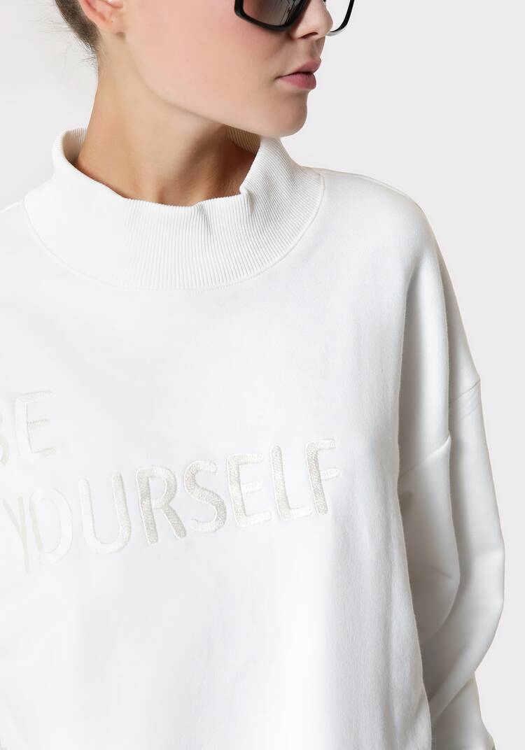 Свитшот с вышивкой шир.  750, рис. 11