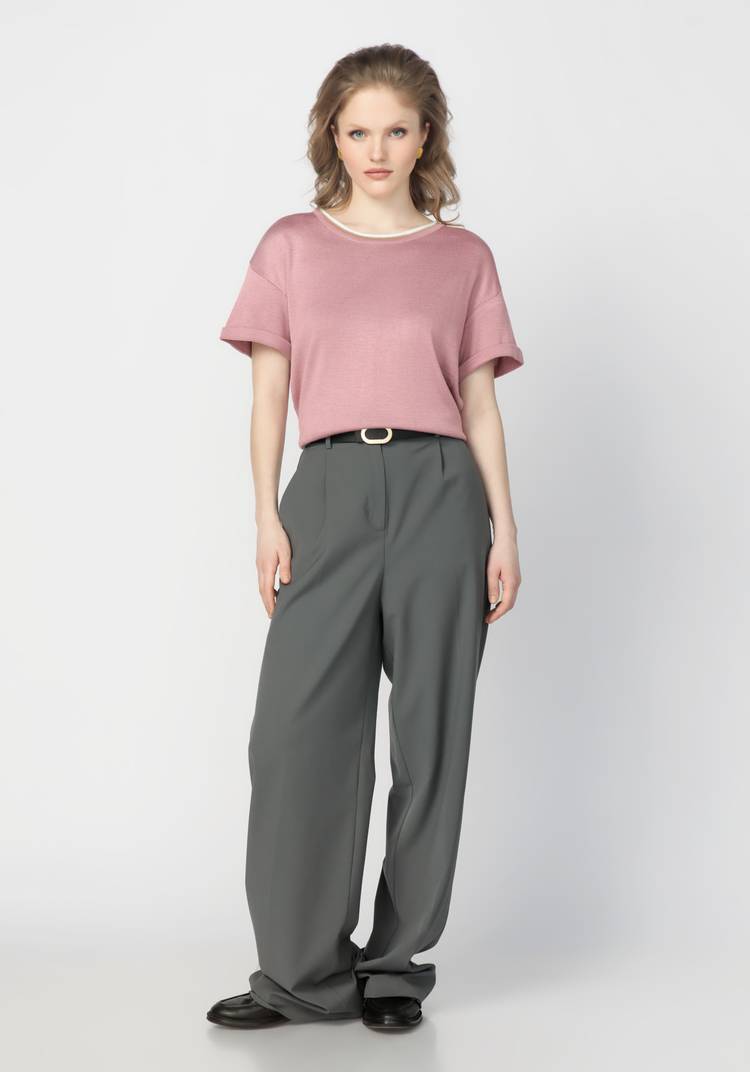 Футболка с отделкой по горловине шир.  750, рис. 32