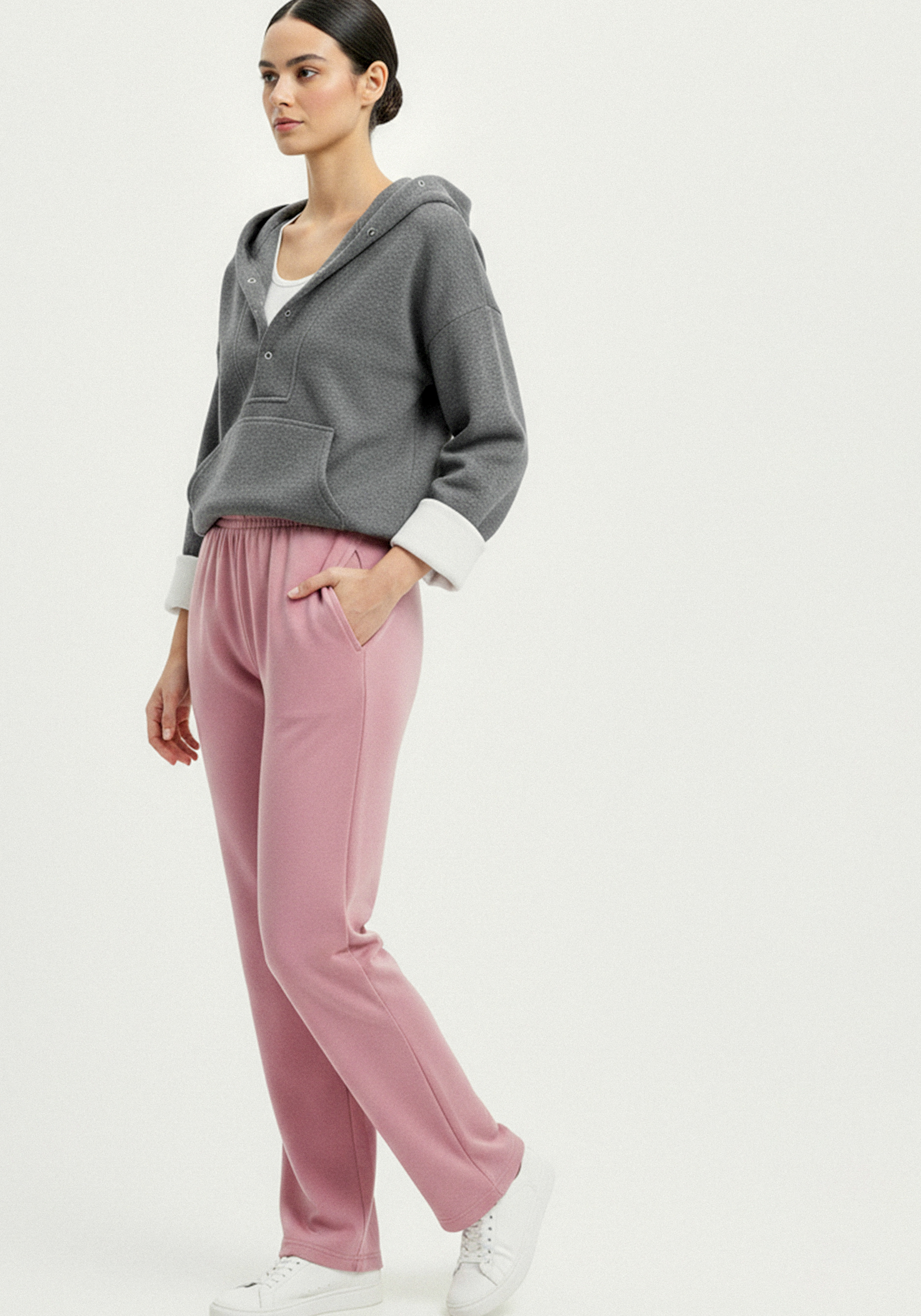 Брюки прямые трикотажные на резинке 3299₽