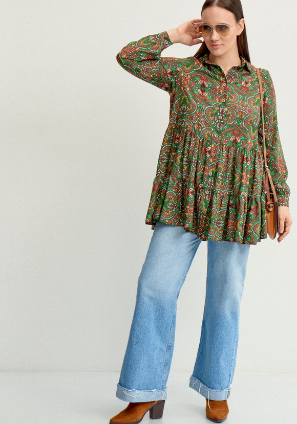 Блуза А-силуэта с ярусами шир.  580, рис. 24