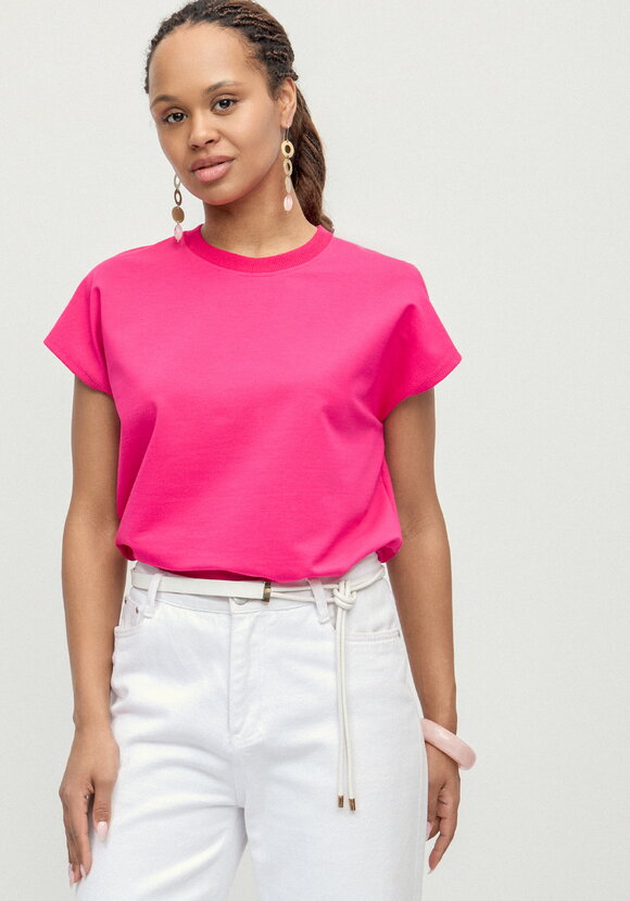 Футболка из трикотажа со спущенным плечом шир.  580, рис. 30