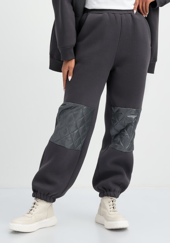 Брюки со вставками из стёганой ткани шир.  580, рис. 15