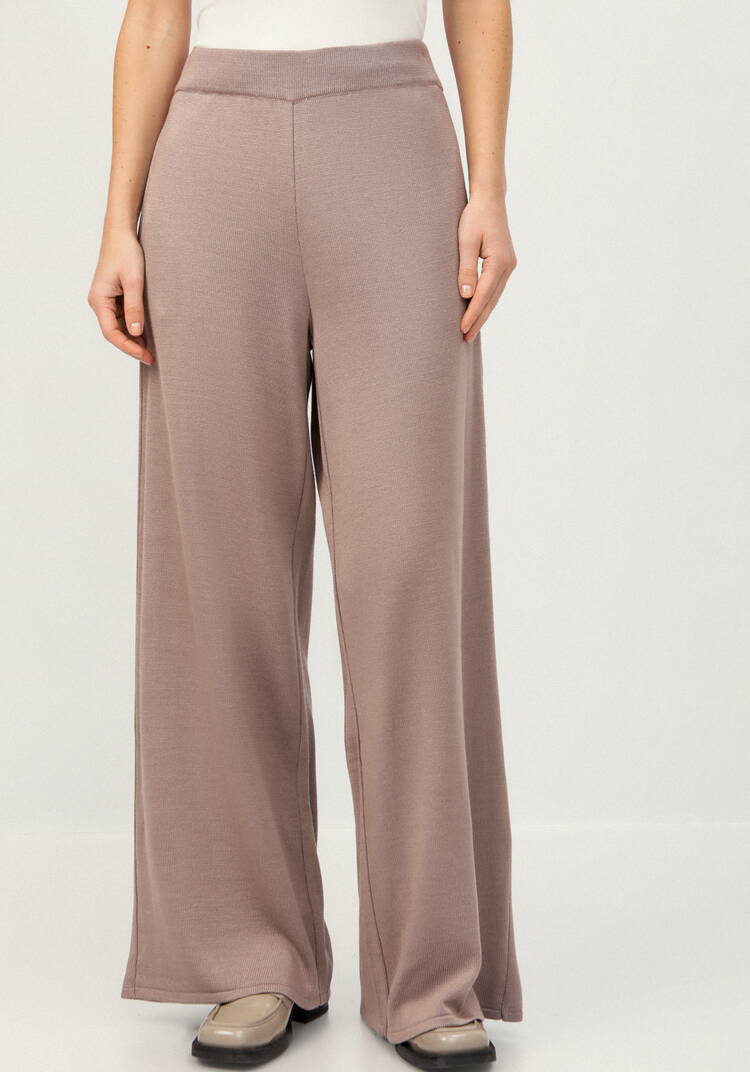 Брюки прямые свободной посадки на резинке шир.  750, рис. 12