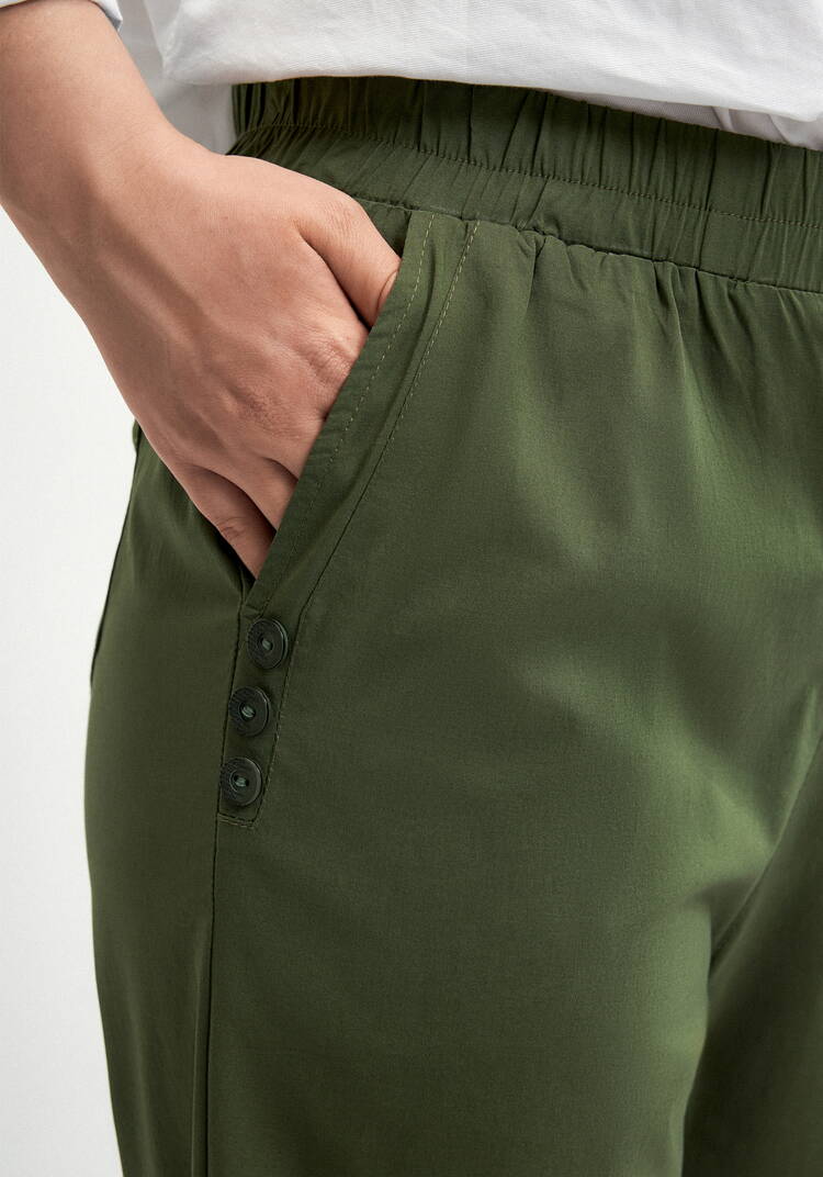 Брюки зауженные с декором из пуговиц шир.  750, рис. 13