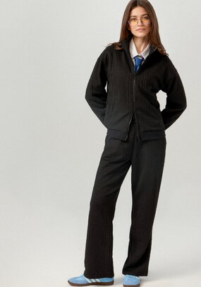 Костюм бомбер и брюки свободного кроя