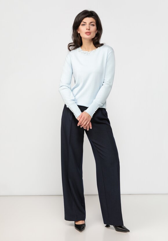 Джемпер с декором из жемчуга по горловине шир.  580, рис. 23