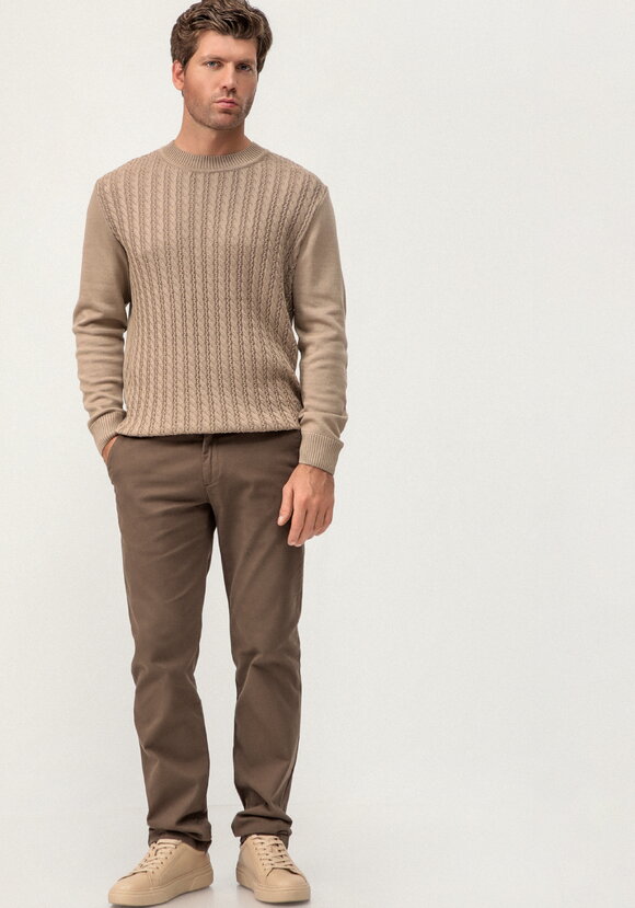 Джемпер с косами на передней полочке шир.  580, рис. 24