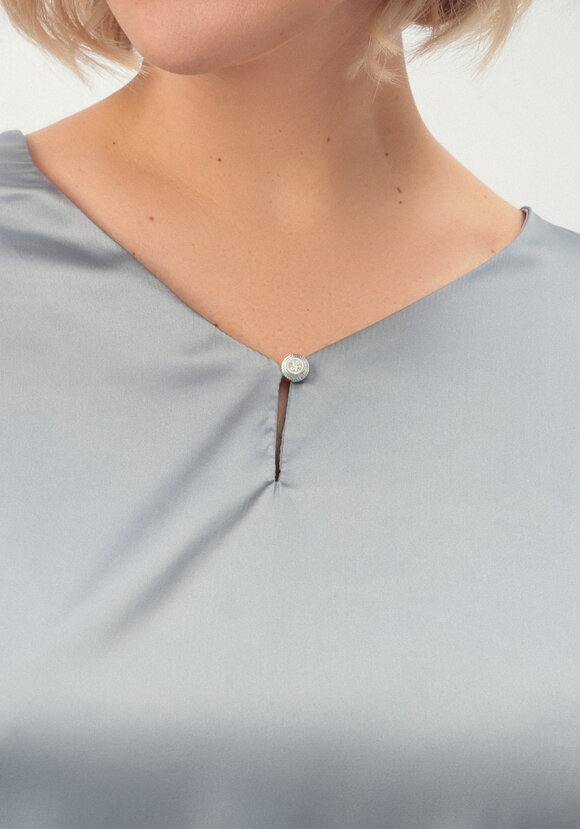 Блуза шелковая с V-образным вырезом шир.  580, рис. 30