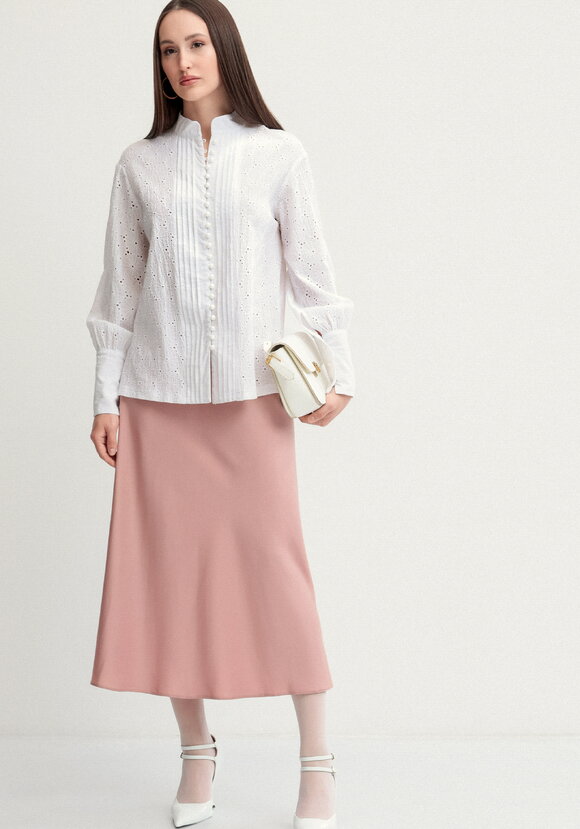 Блуза из шитья с жемчужными пуговицами шир.  580, рис. 23