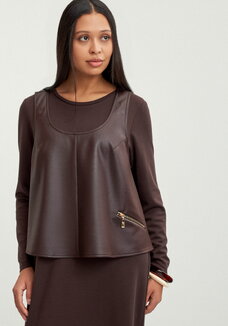 Платье трикотажное с жилетом под кожу