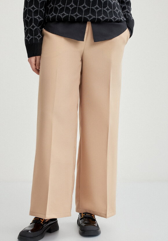 Брюки на эластичной ленте свободного кроя шир.  580, рис. 19