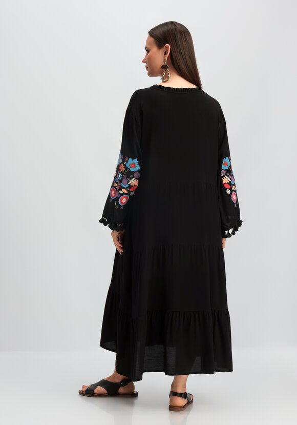 Платье ярусное с вышивкой и бахромой шир.  580, рис. 3