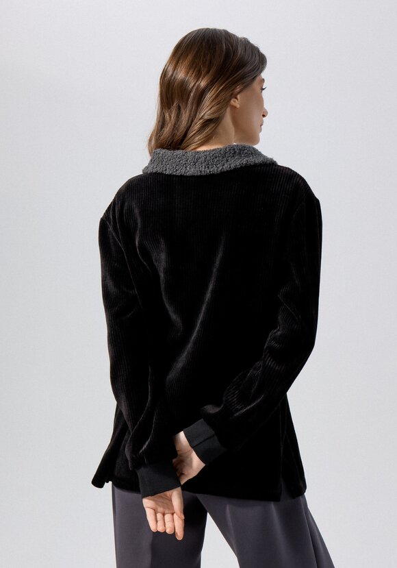 Поло с меховым воротником шир.  580, рис. 11