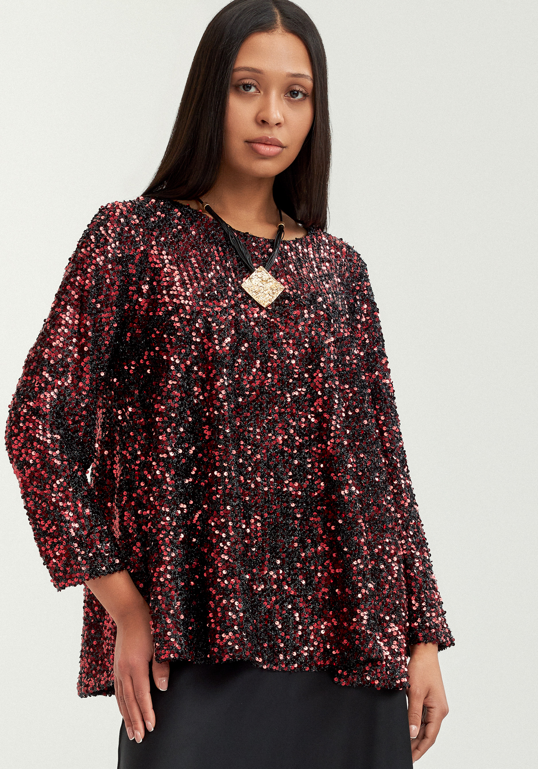 Блуза с мерцающими пайетками