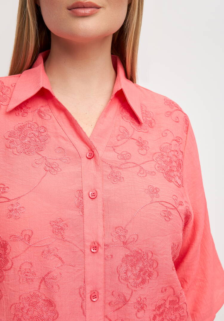 Блуза с фактурным узором на пуговицах шир.  750, рис. 5