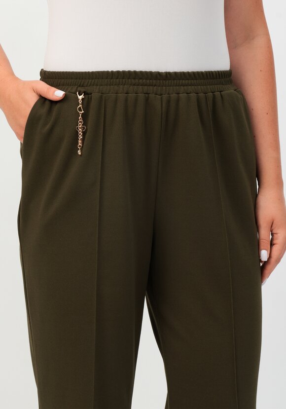 Брюки прямые на резинке по поясу шир.  580, рис. 22