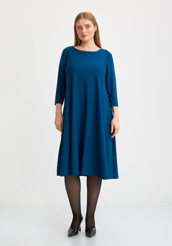 Платье с тесьмой из страз шир.  580, рис. 9