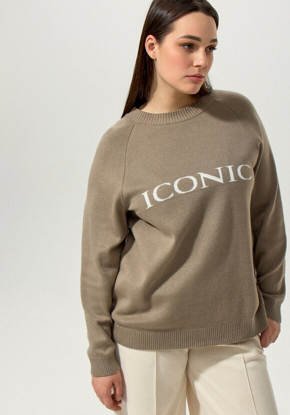 Джемпер с леттерингом шир.  580, рис. 1