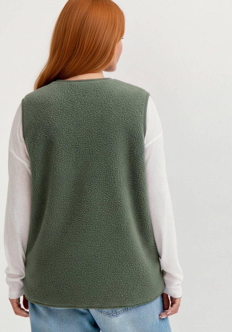 Жилет удлинённый из искусственного меха шир.  750, рис. 11