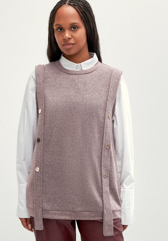 Жилет трикотажный с пуговицами шир.  580, рис. 4
