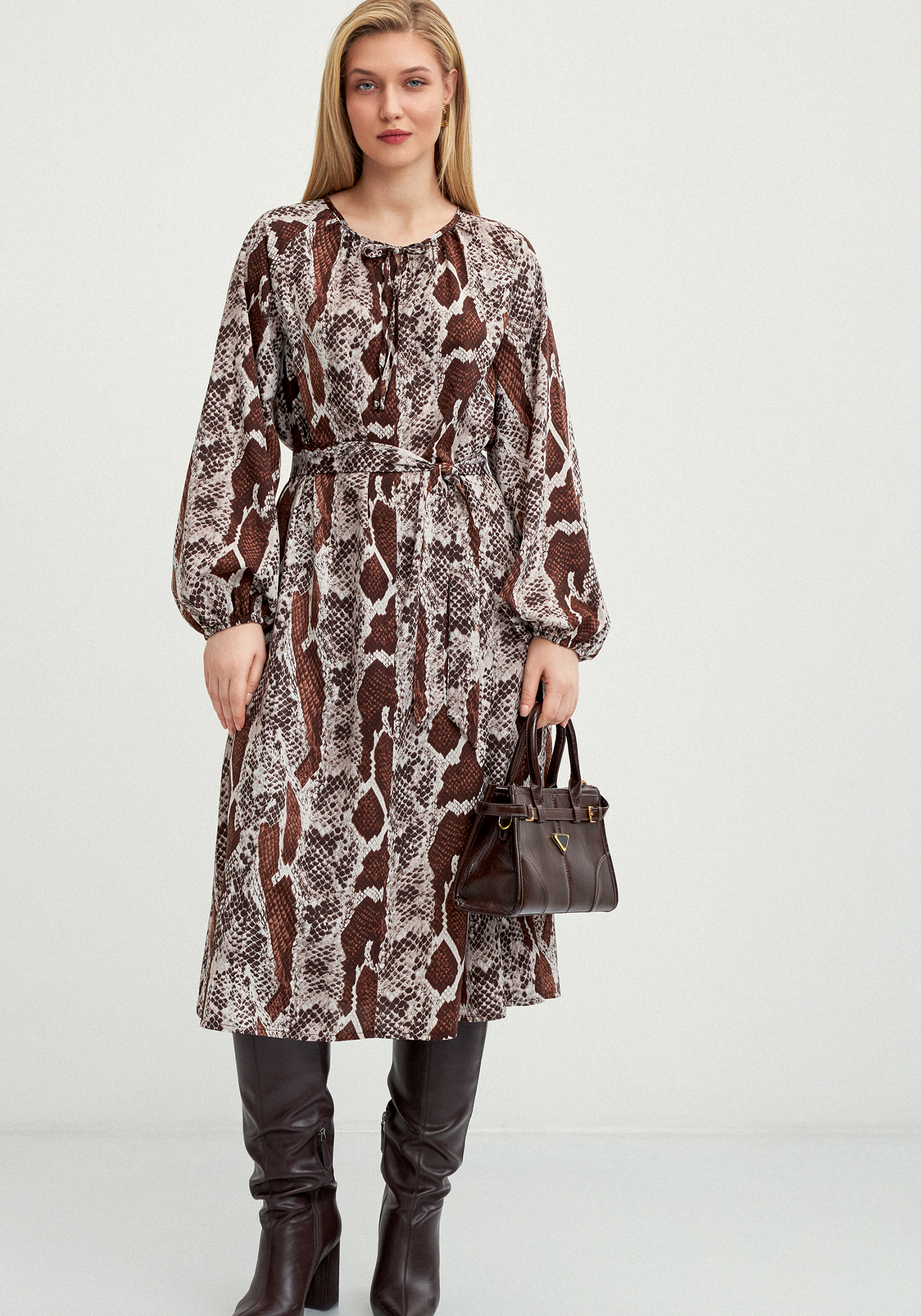 Платье с анималистичным принтом quotДана quot 3999₽