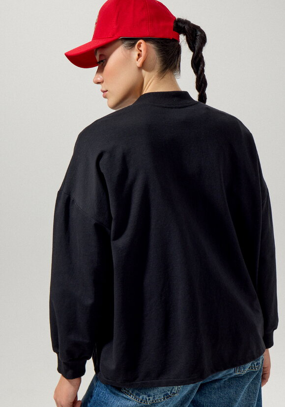 Бомбер с накладными карманами шир.  580, рис. 3