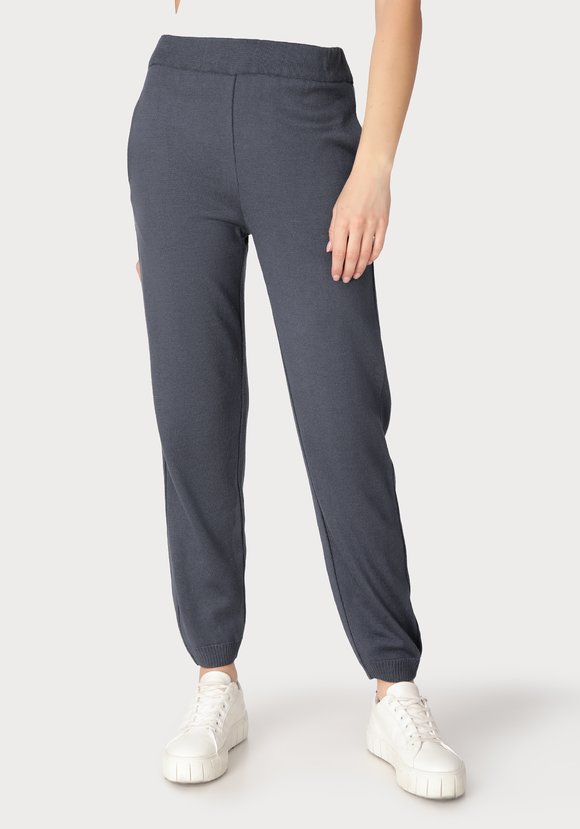 Брюки женские с манжетами по низу изделия шир.  580, рис. 9