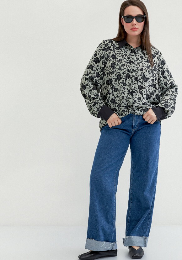 Блуза с контрастными манжетами и воротом шир.  580, рис. 10