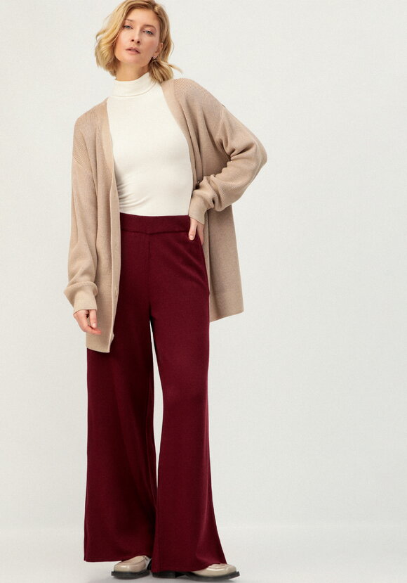 Брюки прямые свободной посадки на резинке шир.  580, рис. 7