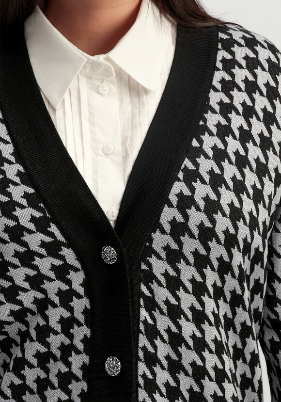 Кардиган с орнаментом гусиная лапка шир.  580, рис. 12