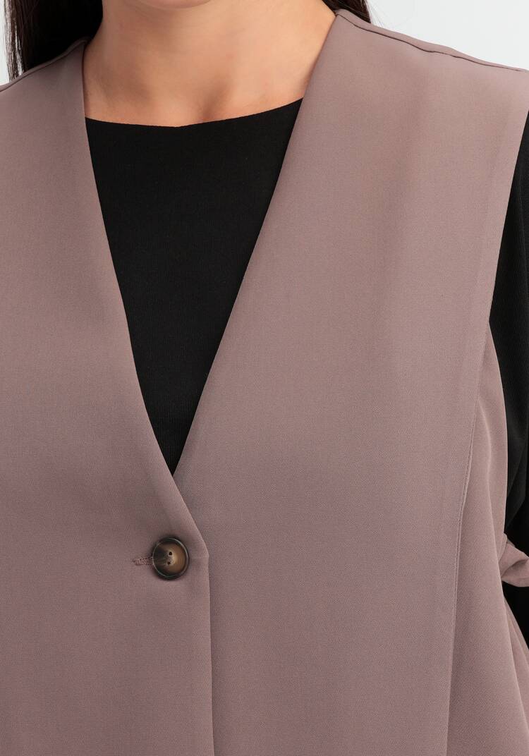 Жилет однобортный на пуговице шир.  750, рис. 13