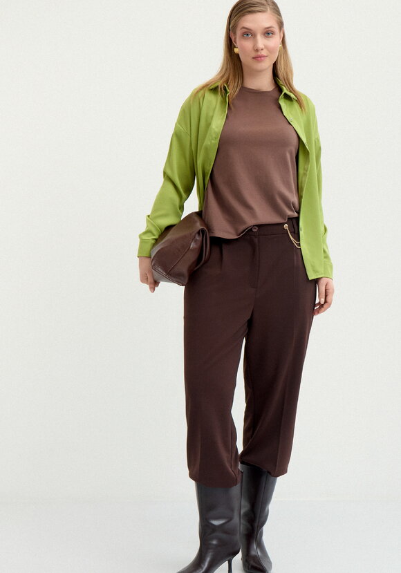 Брюки прямые с дeкором шир.  580, рис. 17