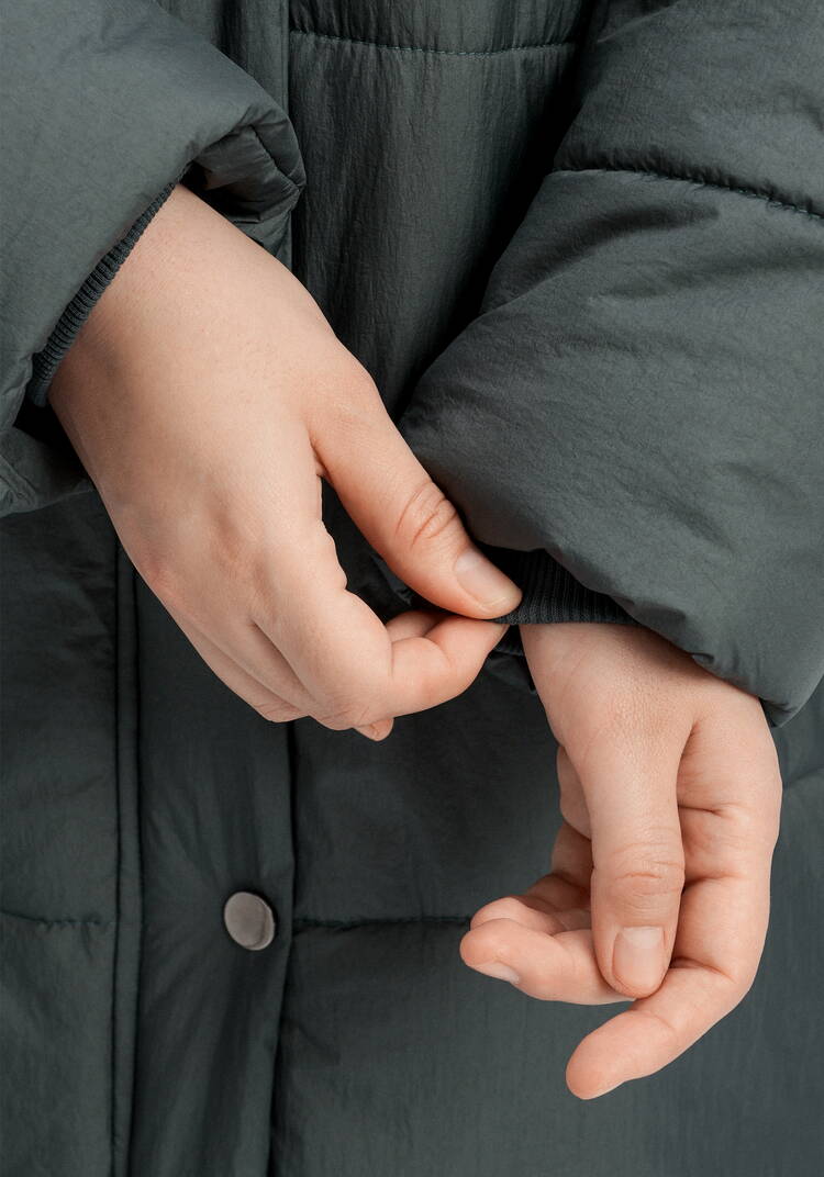 Пальто удлиненное с меховым капюшоном шир.  750, рис. 15