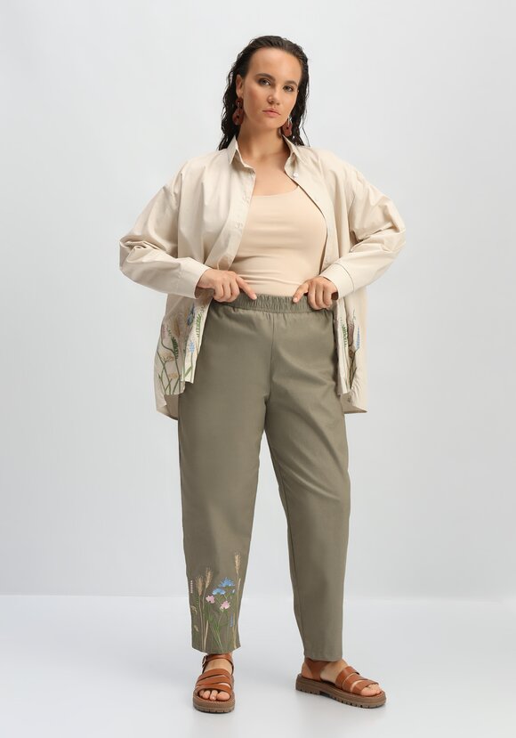 Брюки с вышивкой по низу шир.  580, рис. 34