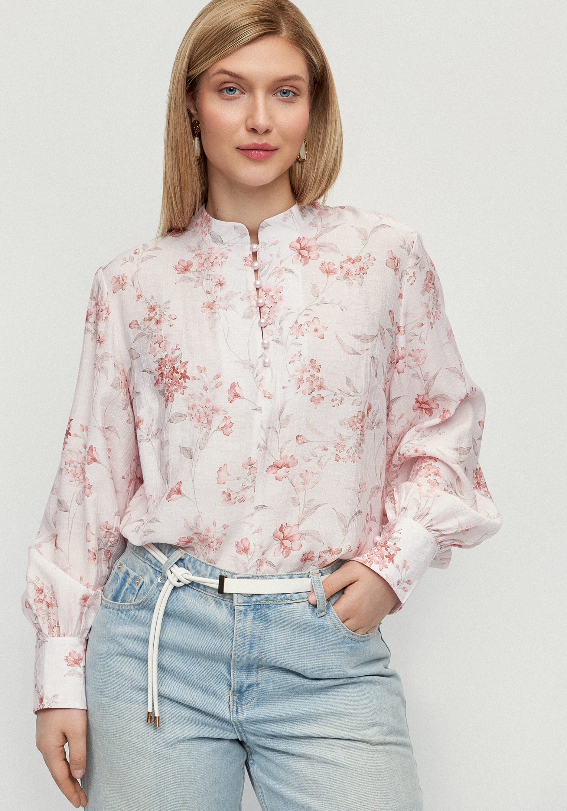 Блуза с жемчужными пуговицами quotГрейс quot 3499₽