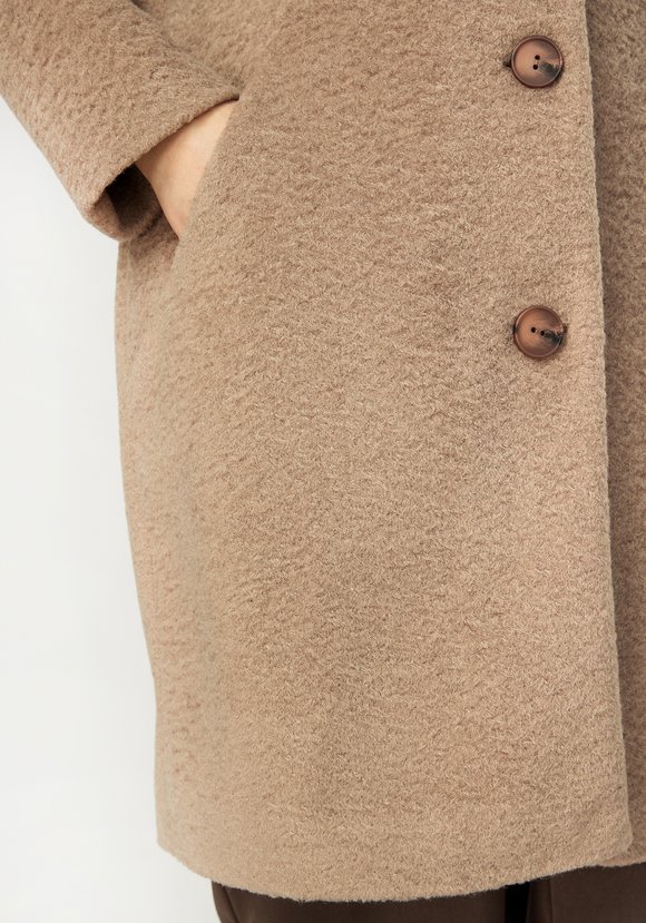 Полупальто на пуговицах шир.  580, рис. 4