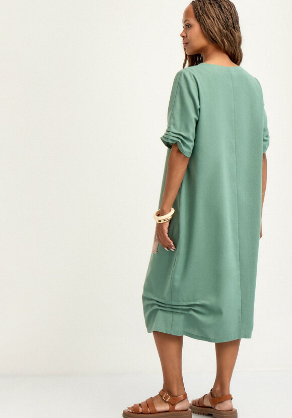 Платье изо льна свободного кроя шир.  580, рис. 3