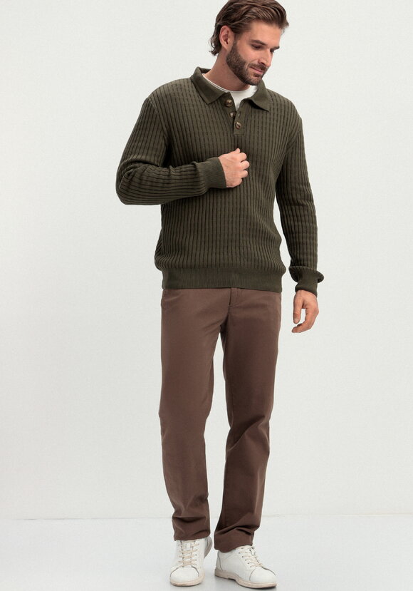 Джемпер с воротником-поло на пуговицах шир.  580, рис. 18