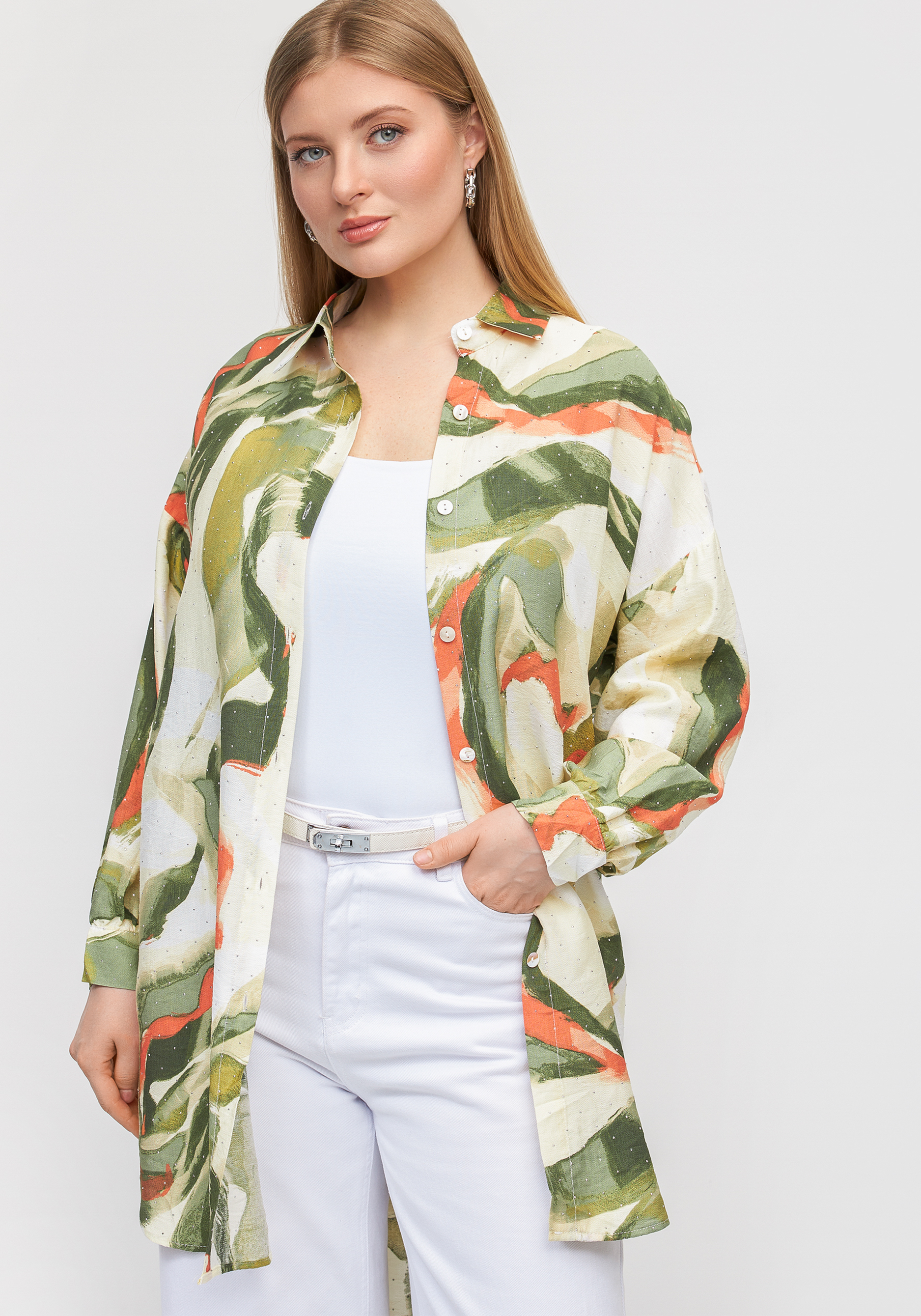 Туника на пуговицах с принтом и стразами 4999₽