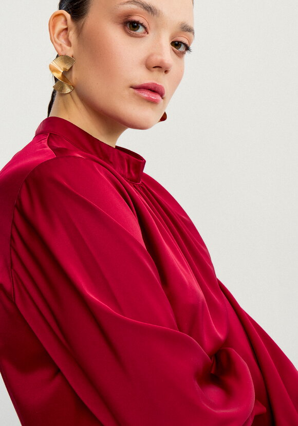 Блуза шелковая с воротником-стойкой шир.  580, рис. 11