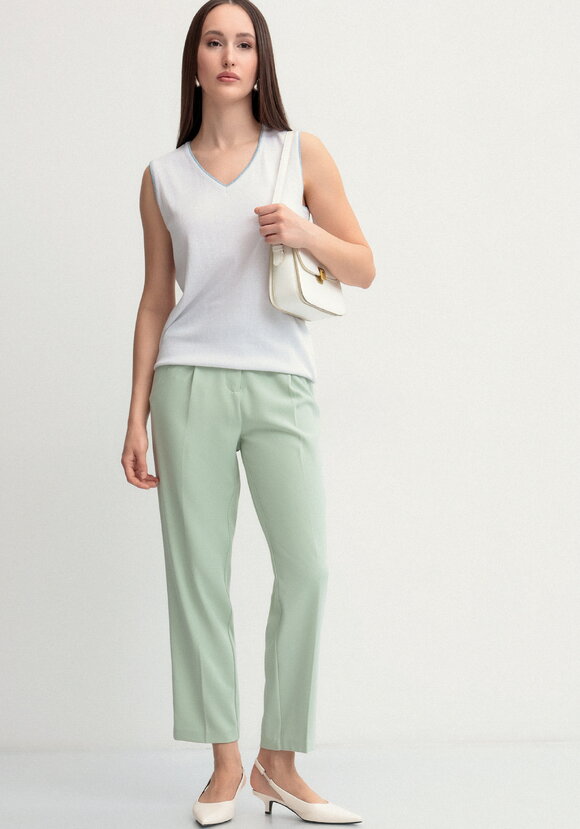 Топ с V-образным вырезом шир.  580, рис. 10