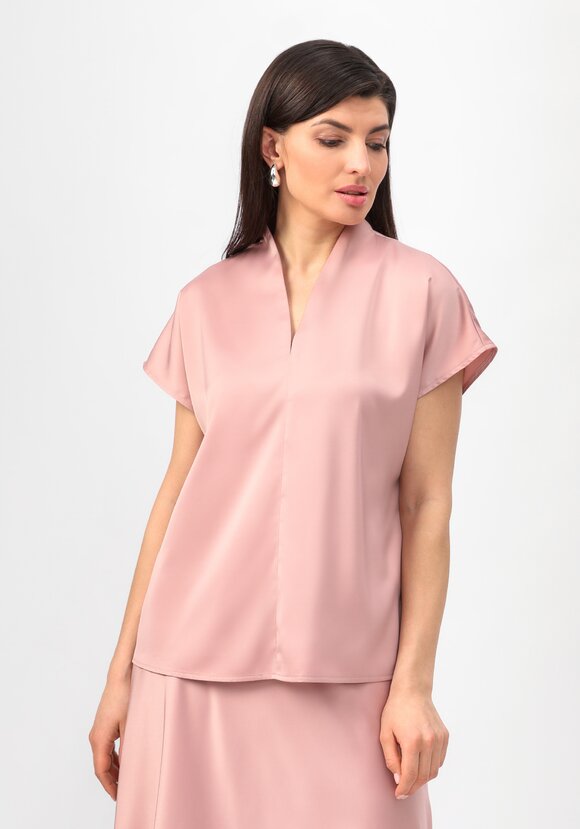 Блуза с V-образным вырезом с коротким рукавом шир.  580, рис. 7